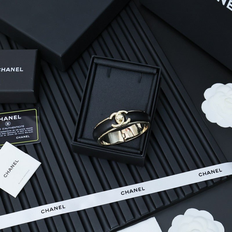 Chanel Gold Leather Double Band CC Cuff - Image 4