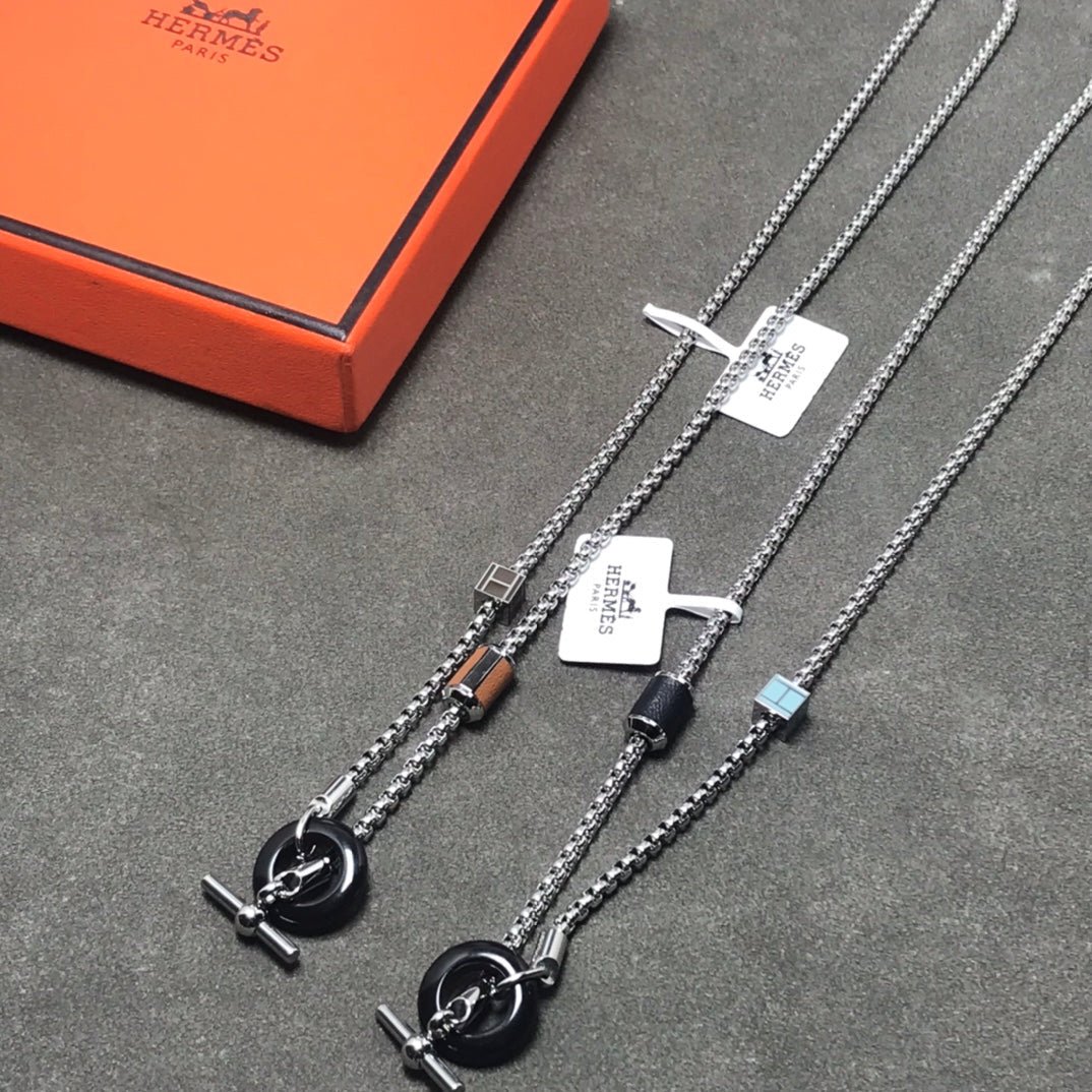 Hermès Multi-Detail Silver Toggle Necklace - Image 6