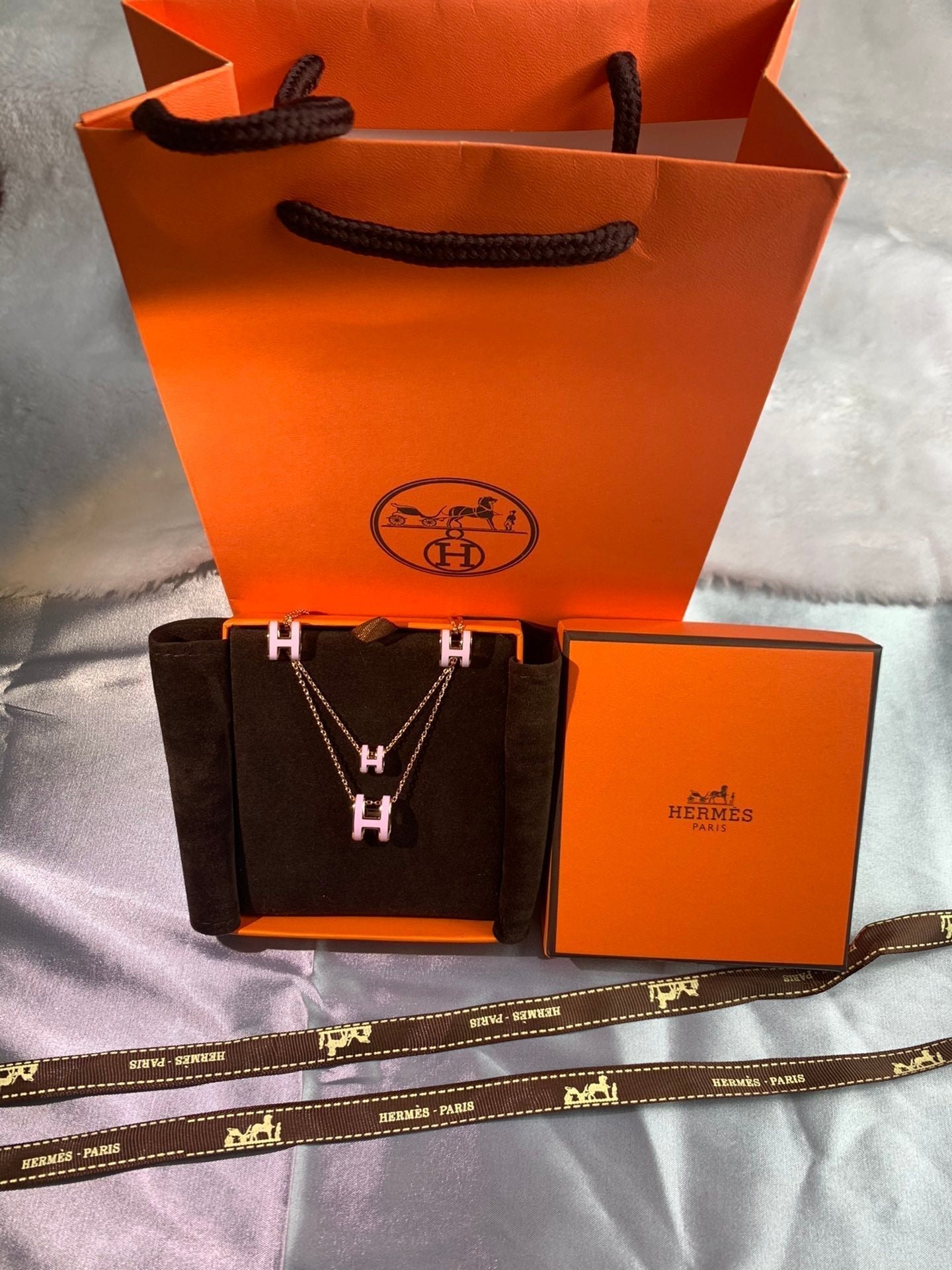 Hermès Pastel Pink Gold Tone Pop Necklace - Image 8
