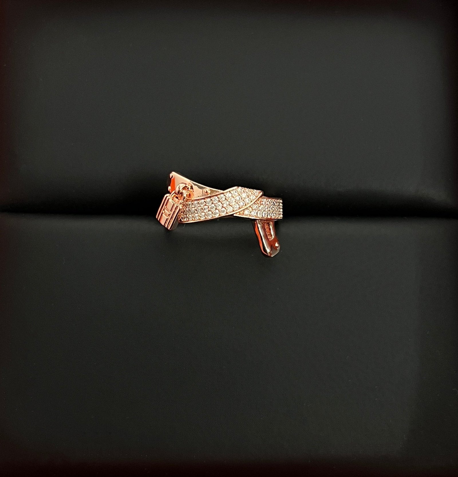 Alternative view of Hermès Rose Gold Kelly Knot Diamond Ring