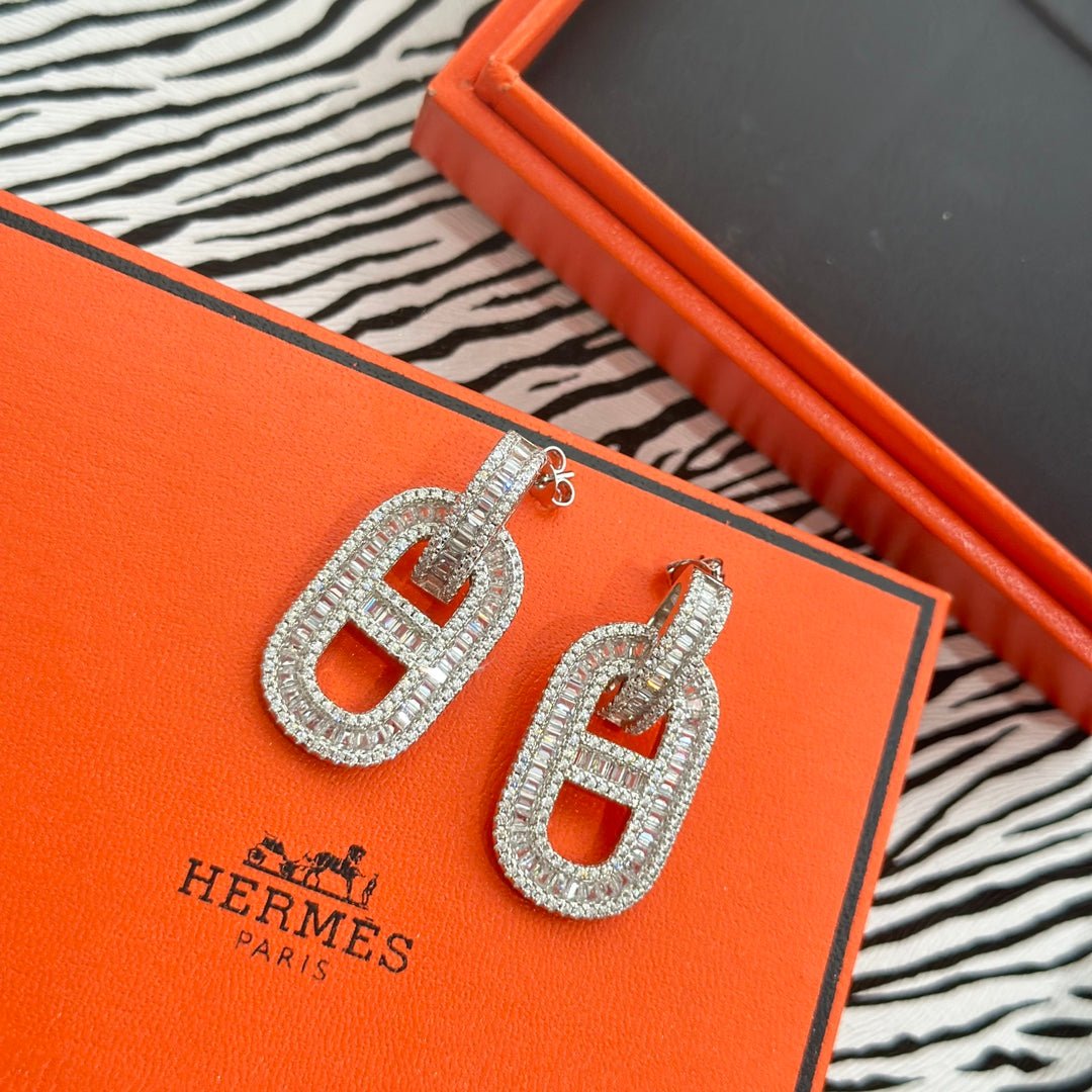 Hermès White Gold Pavé Crafted Earrings - Image 5