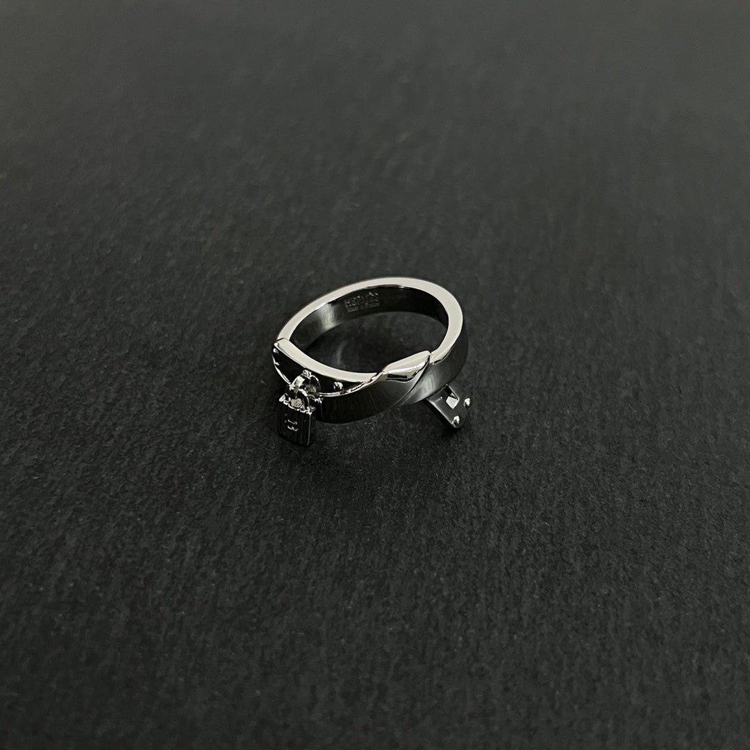 Hermès Rose Gold Kelly Knot Plain Ring - Image 13