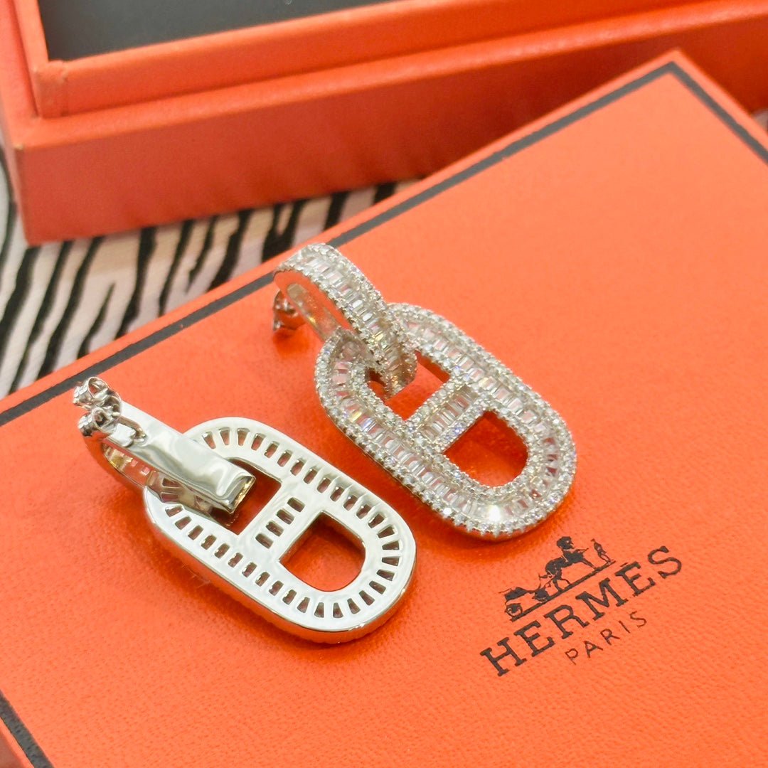 Hermès White Gold Pavé Crafted Earrings - Image 6