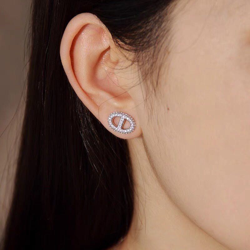 Hermès White Gold Diamond Design Studs - Image 4