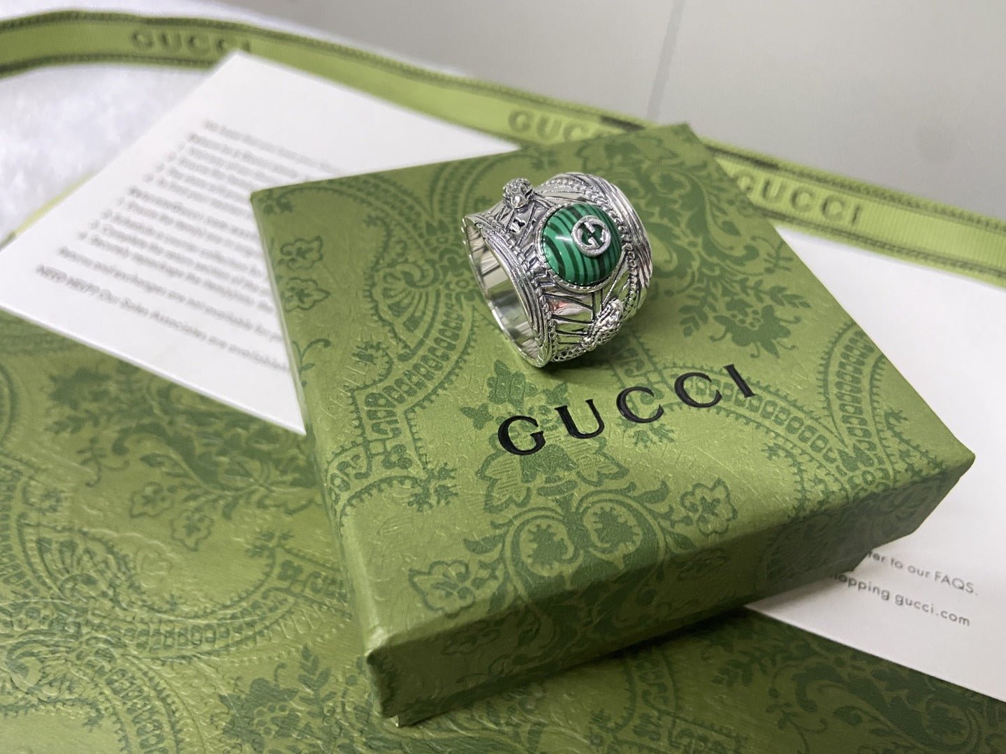 GUCCI Malachite Inlaid Twist Silver Ring - Image 4