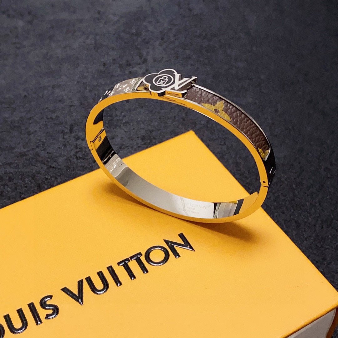 Alternative view of  LV Flower Inlaid Bracelet