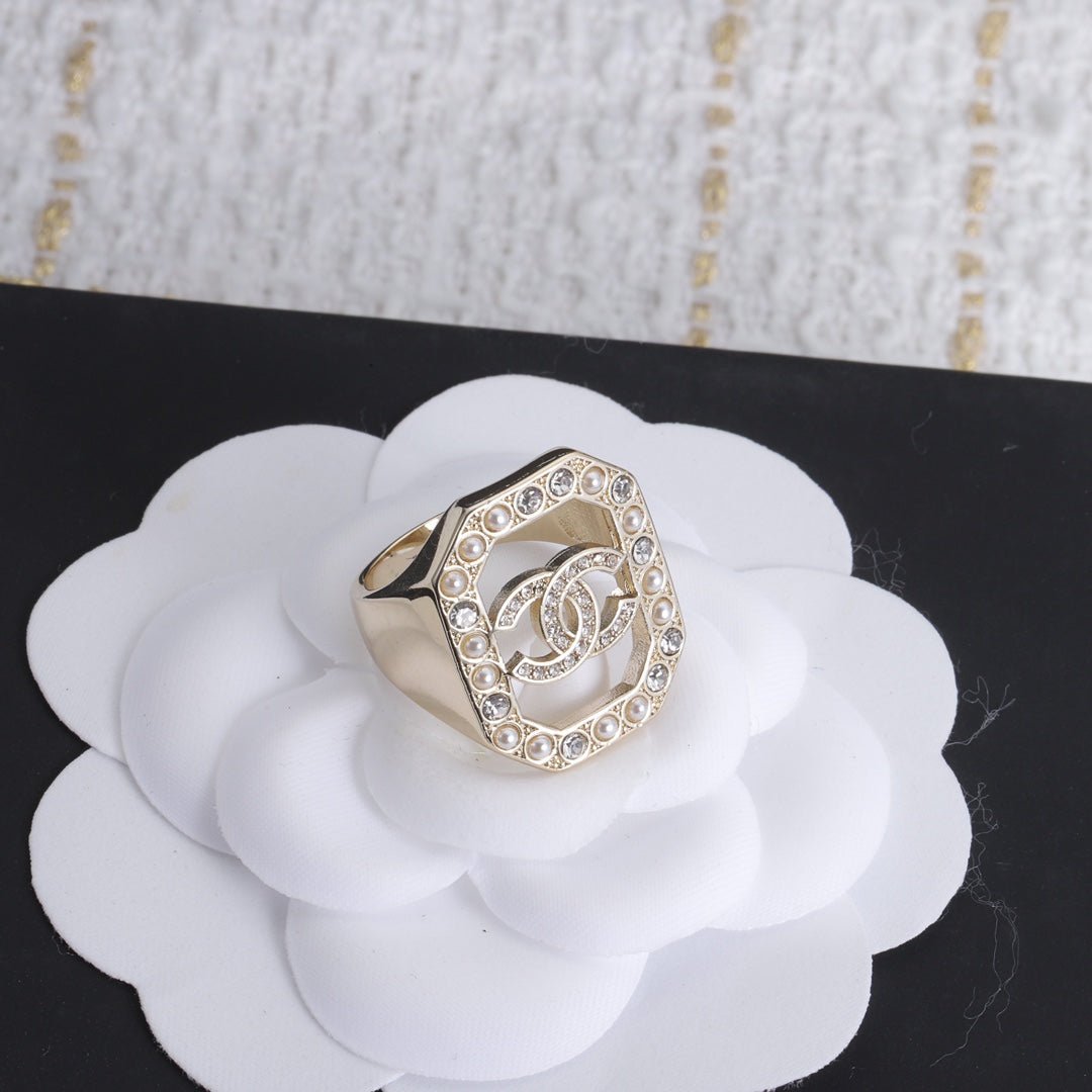 Chanel Gold Hexagon Frame Crystal CC Signet Ring - Image 4