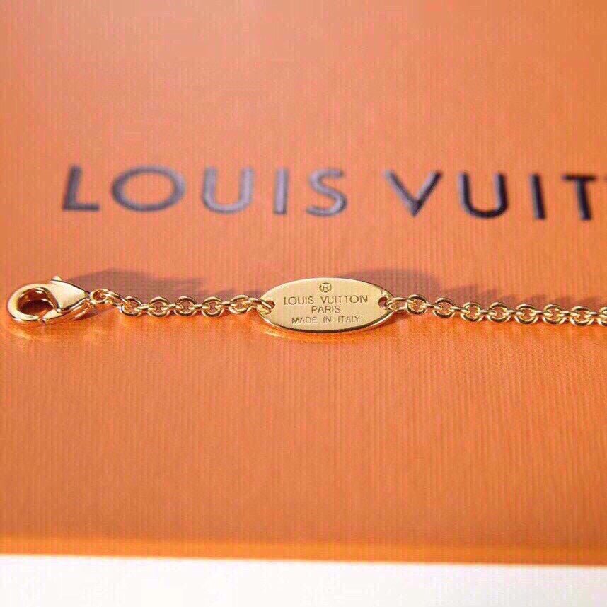 LV Gold Hollow Four-Leaf Wreath Choker - Image 6