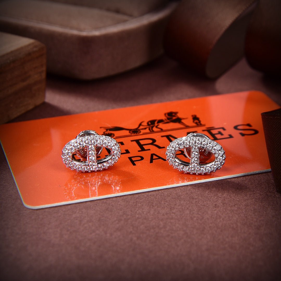 Hermès White Gold Diamond Design Studs - Image 6