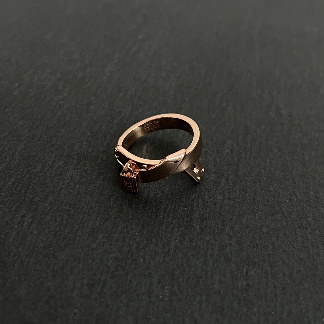 Hermès Rose Gold Kelly Knot Plain Ring - Image 8