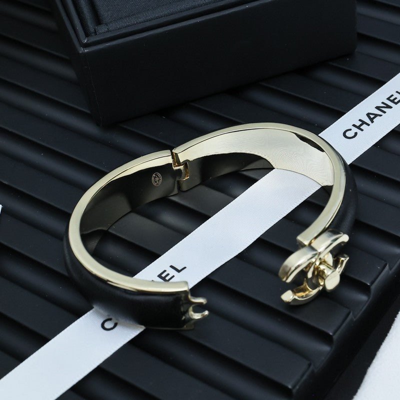 Chanel Gold Leather Double Band CC Cuff - Image 7