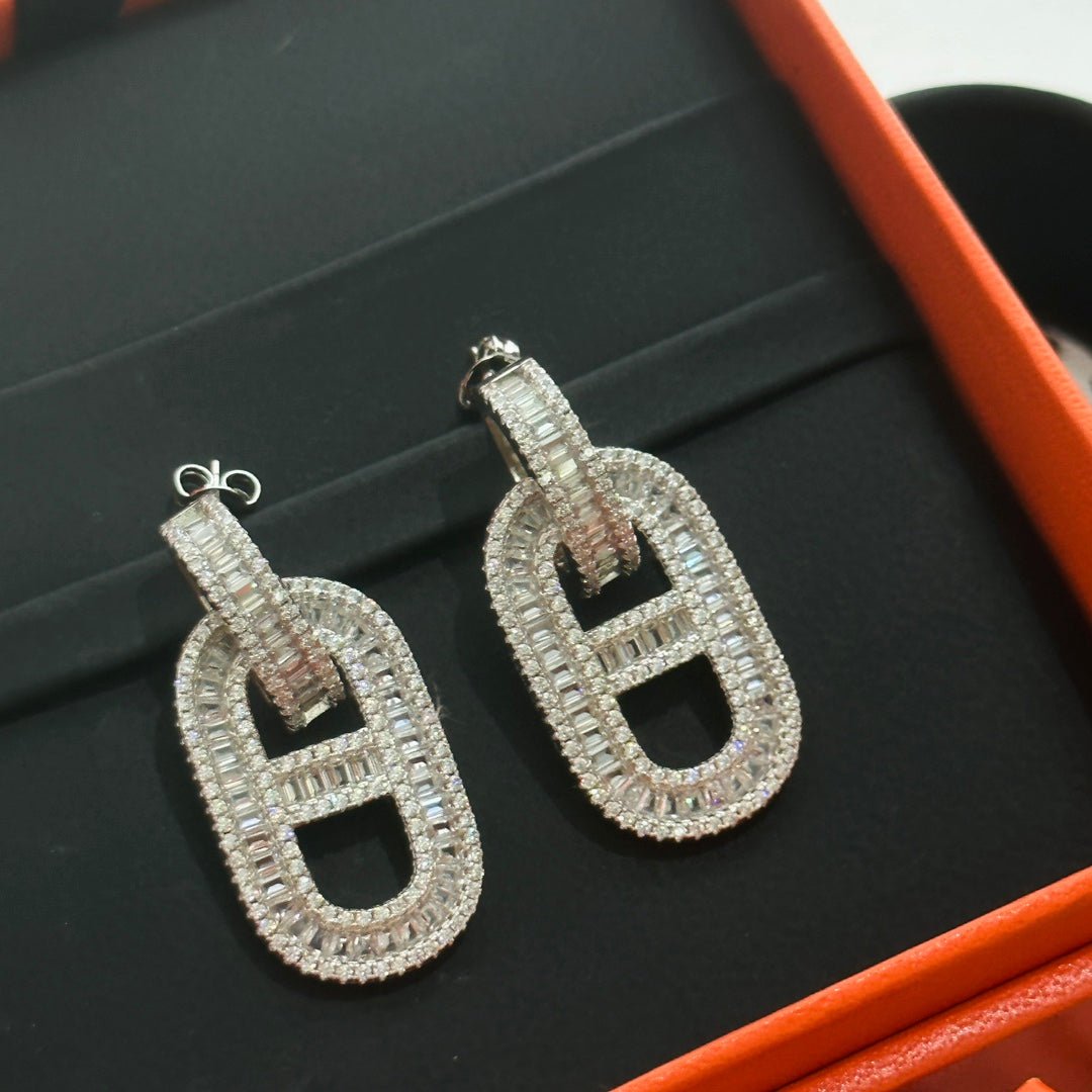 Hermès White Gold Pavé Crafted Earrings - Image 8