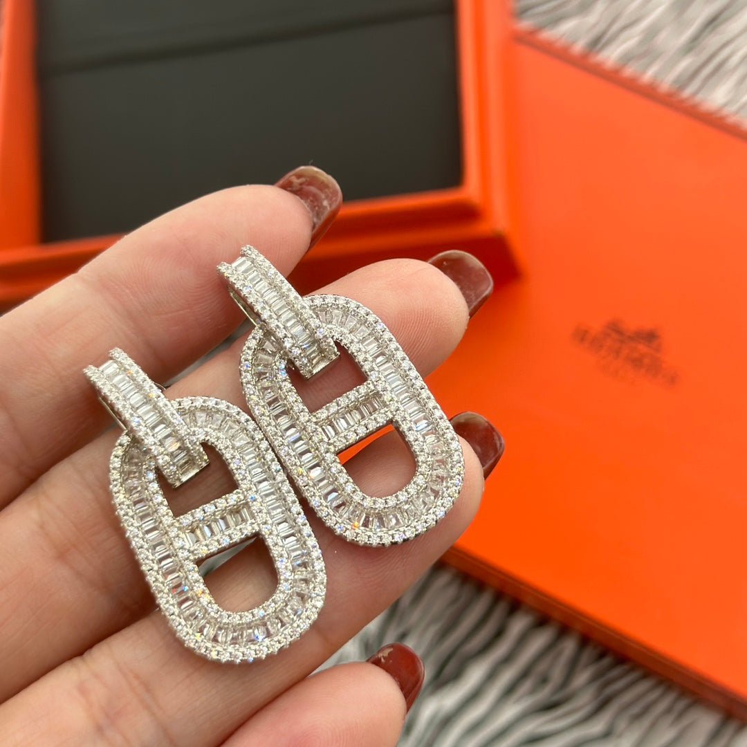 Hermès White Gold Pavé Crafted Earrings - Image 9