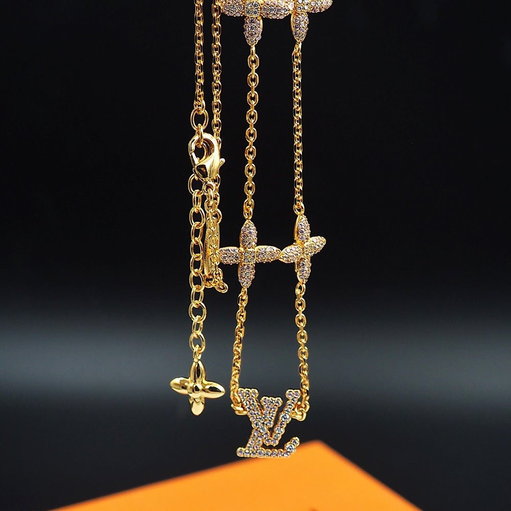 LV Gold Zircon Four-Leaf Star Necklace - Image 9