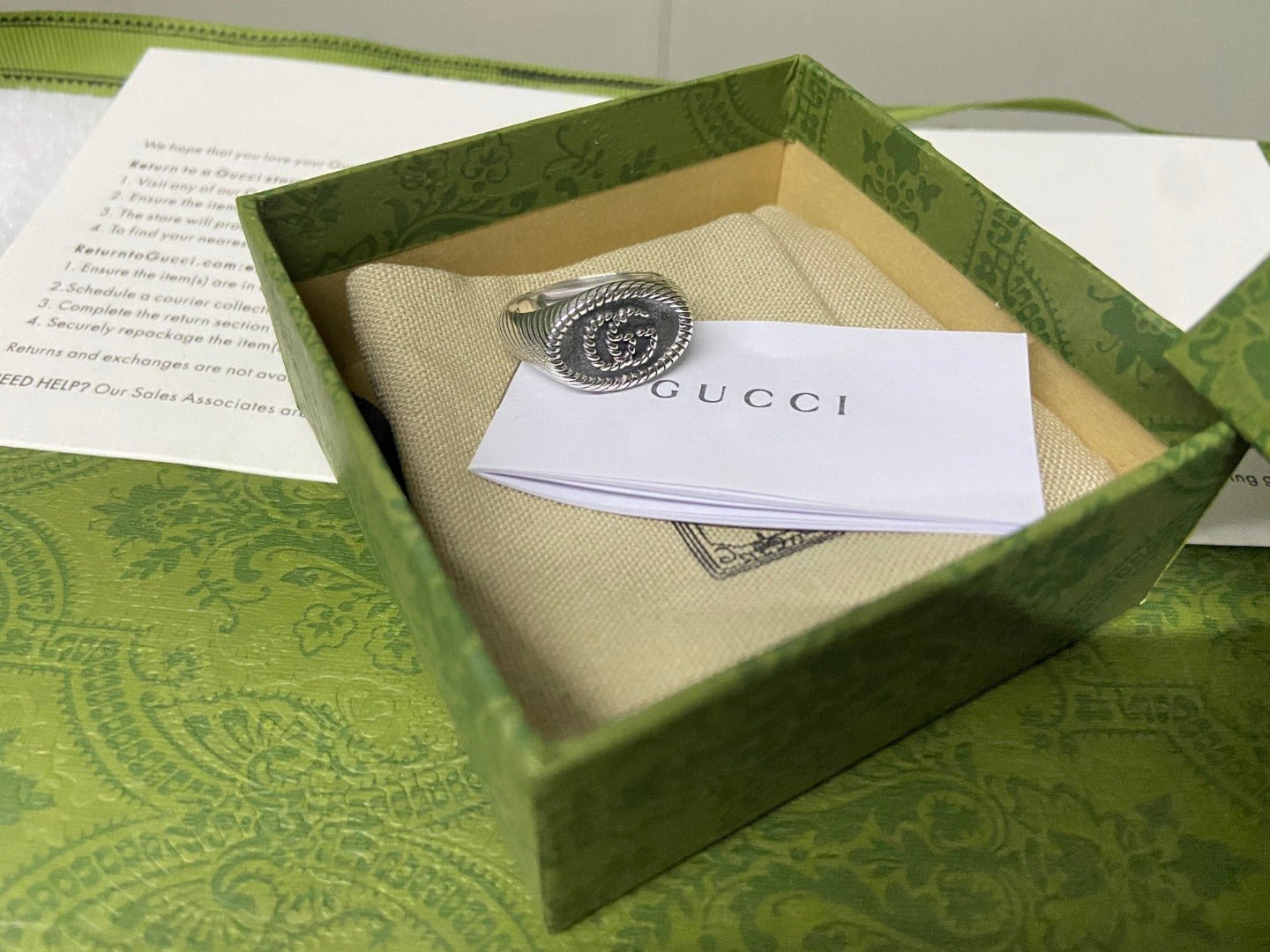 GUCCI Twisted Rope GG Signet Silver Ring - Image 4