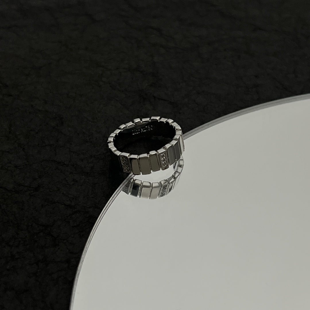 Dior Silver Geometric Rectangular Crystal Ring - Image 12