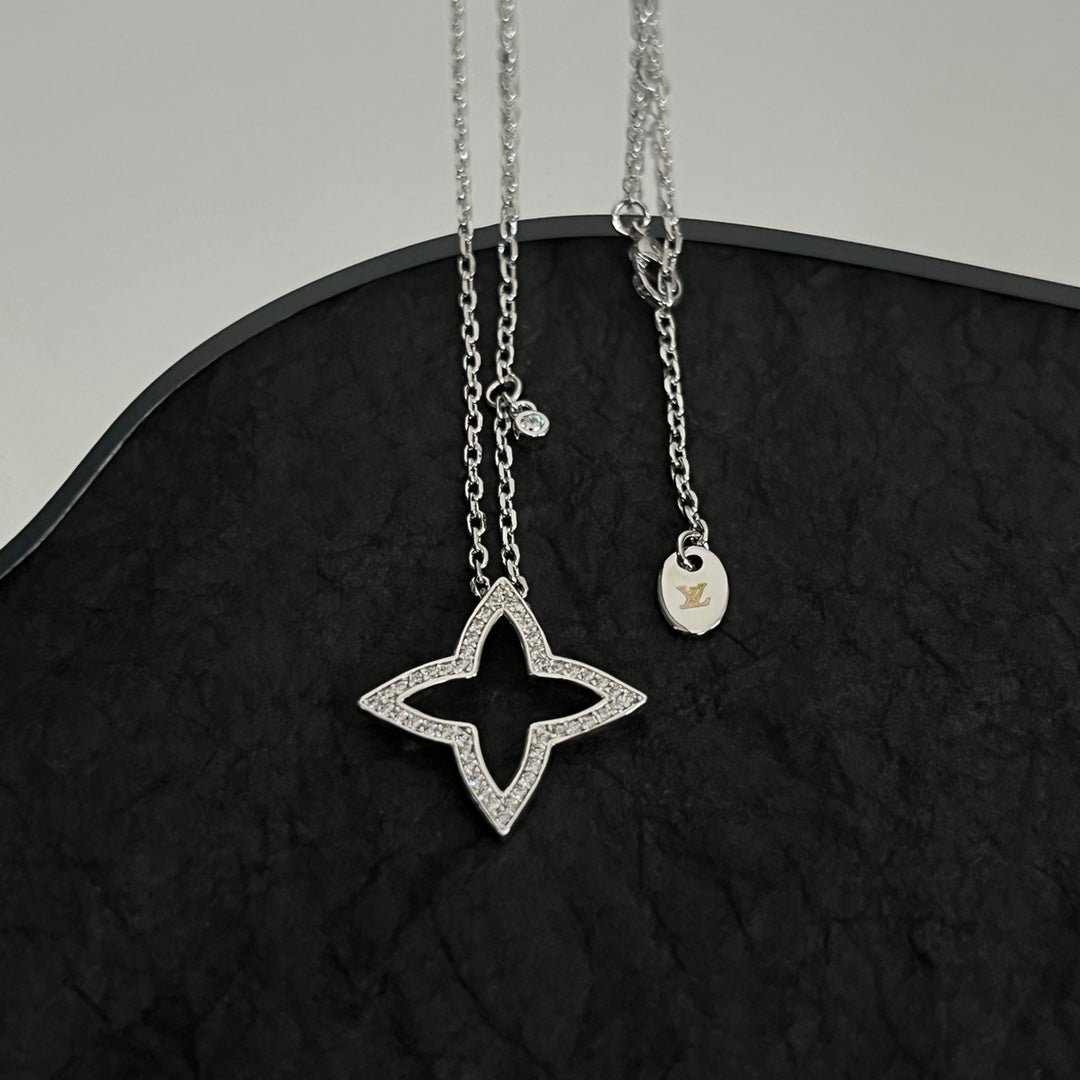 Alternative view of LV Diamond Flower Necklace
