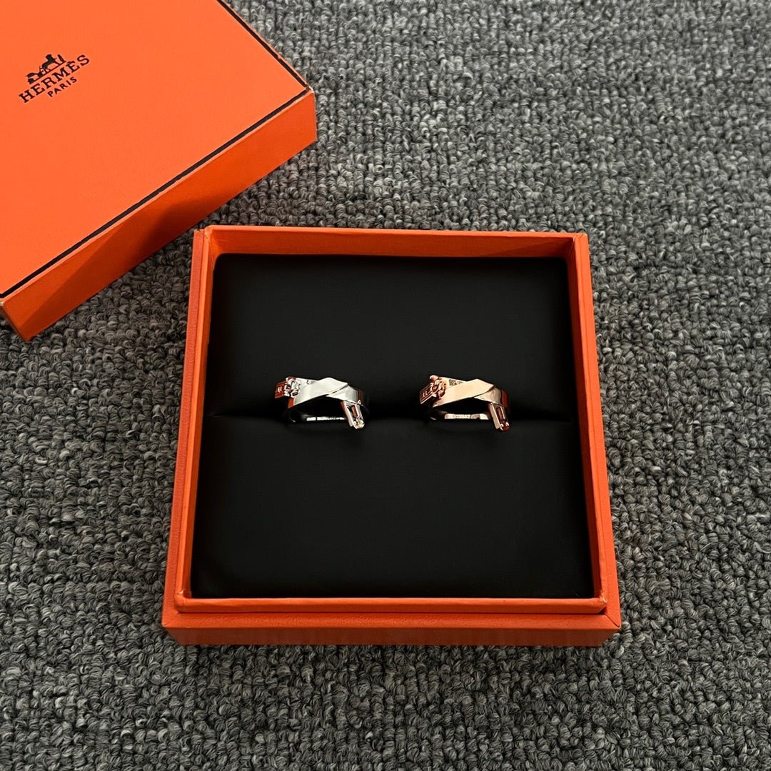 Hermès Rose Gold Kelly Knot Plain Ring - Image 10