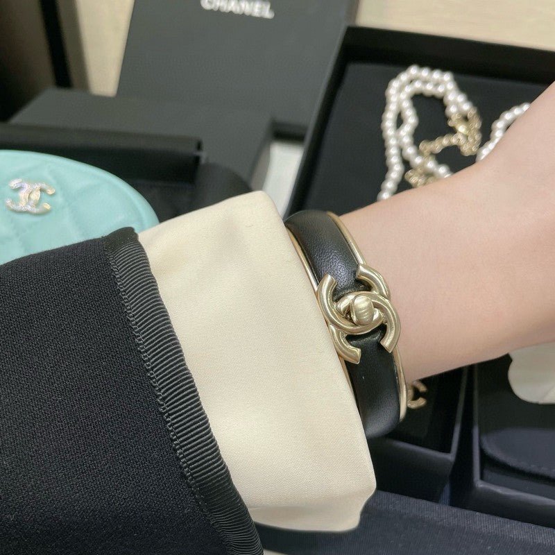 Chanel Gold Leather Double Band CC Cuff - Image 9