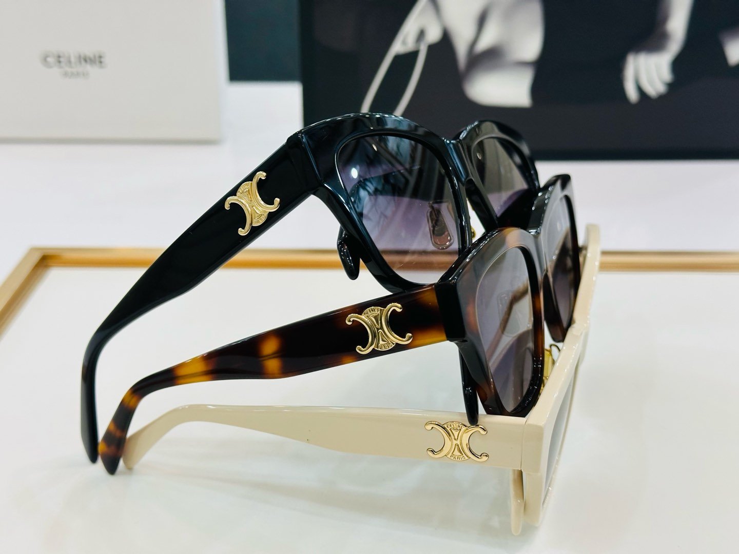 CELINE Tortoise Square Gradient Shades - Image 8