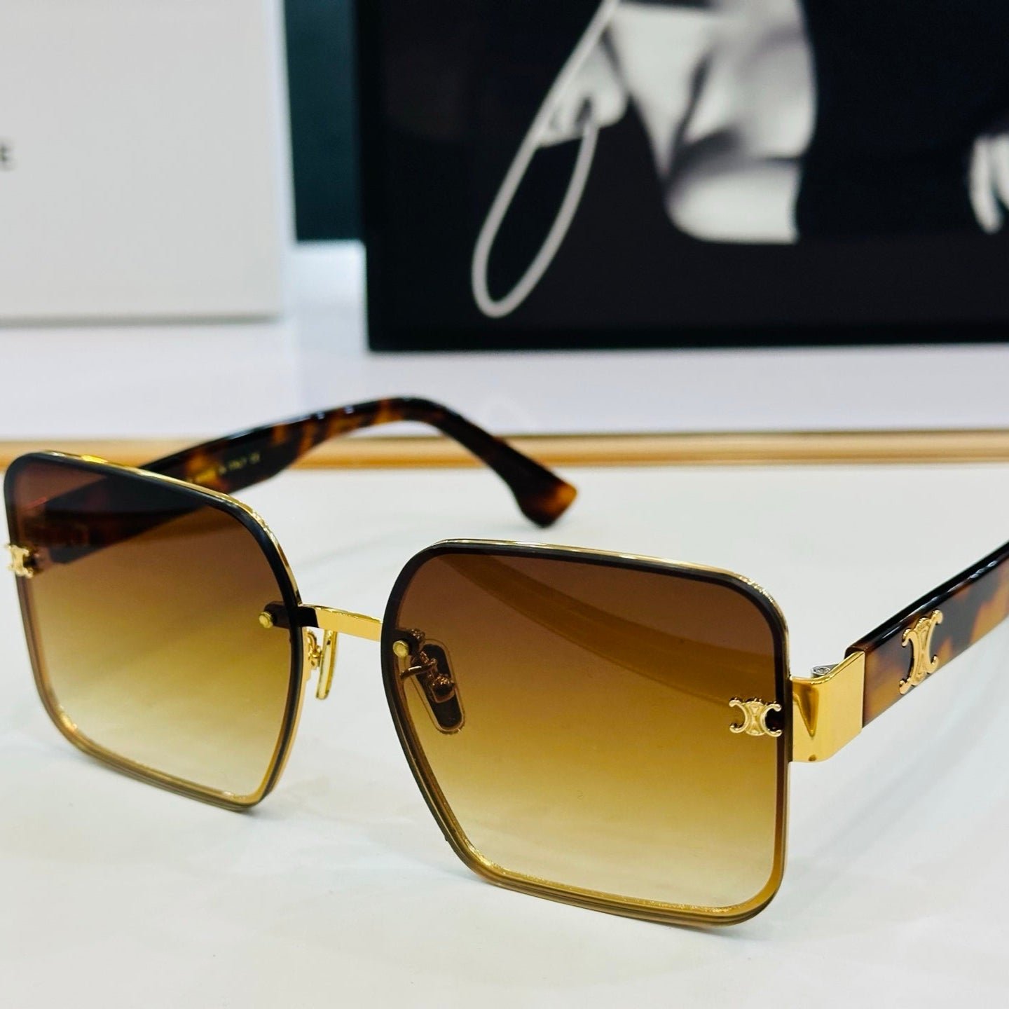 Alternative view of TRIOMPHE SQUARE SUNGLASS CL40238 IN ACETATE