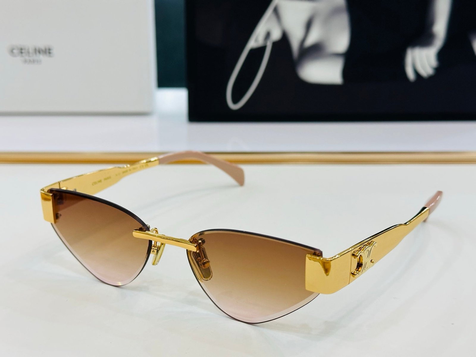 Alternative view of CAT EYE SUNGLASSES CL42122U IN METAL