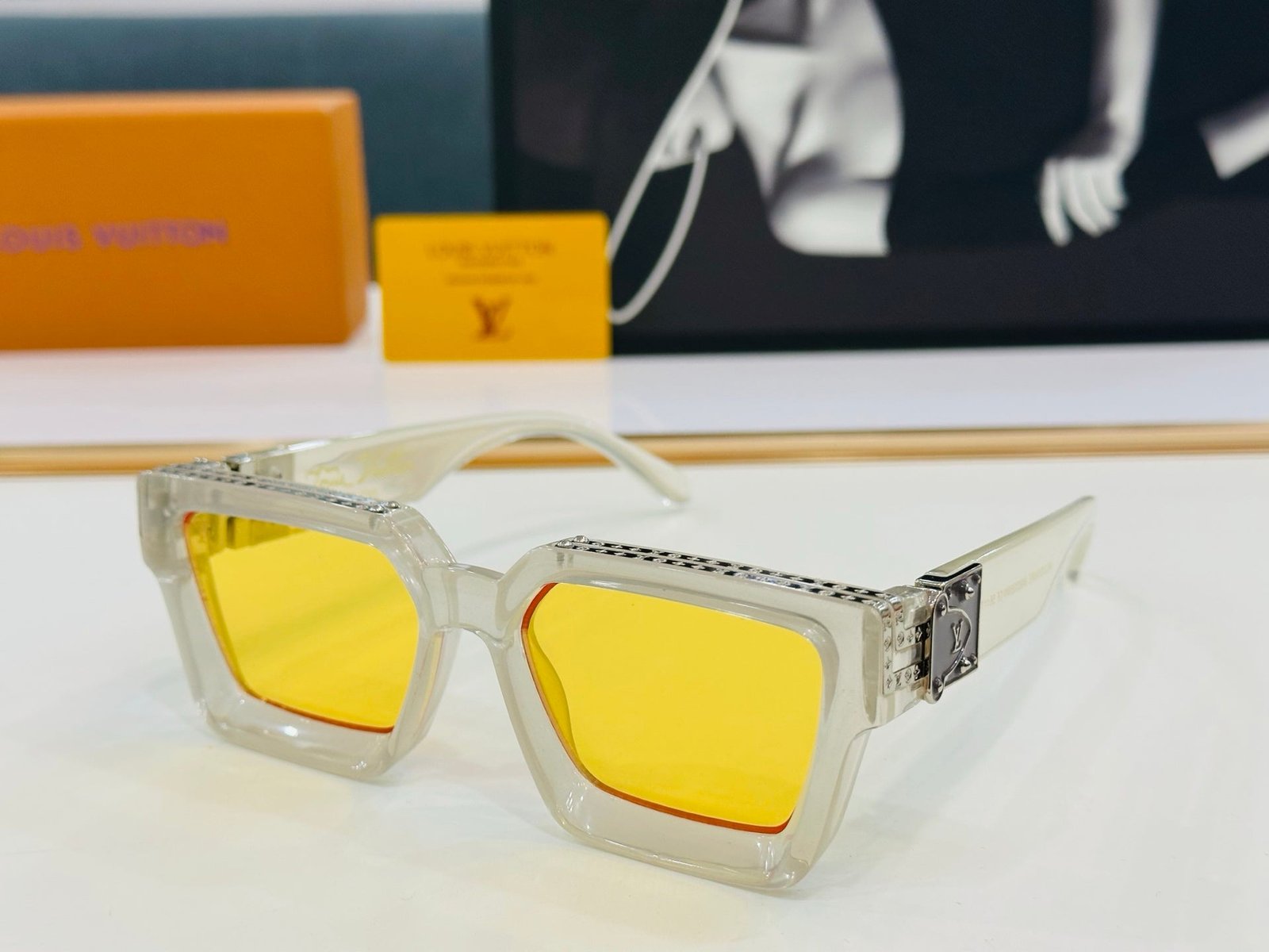 LV Tortoiseshell Retro Square Sunglasses - Image 7