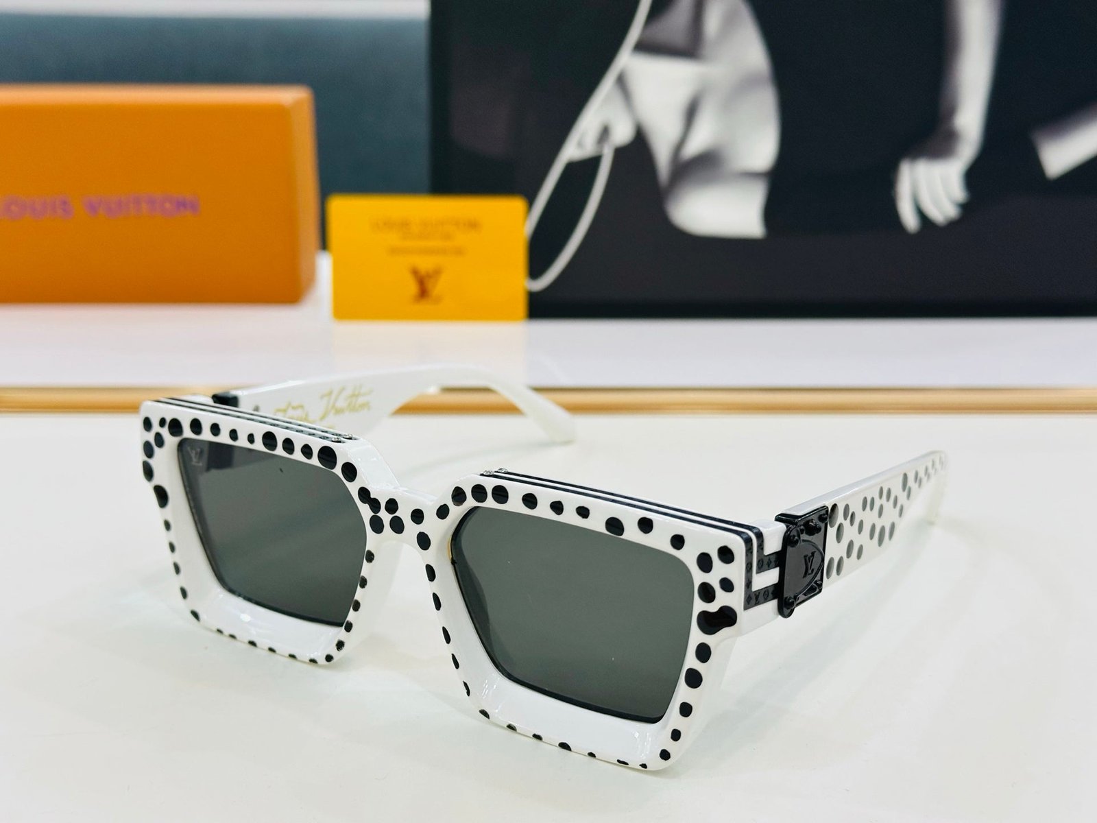 LV Tortoiseshell Retro Square Sunglasses - Image 9