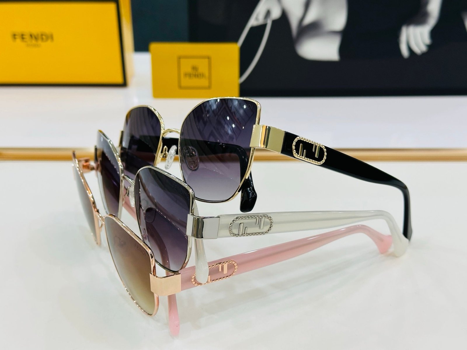 Fendi Metal Frame Gradient Sunglasses - Image 8