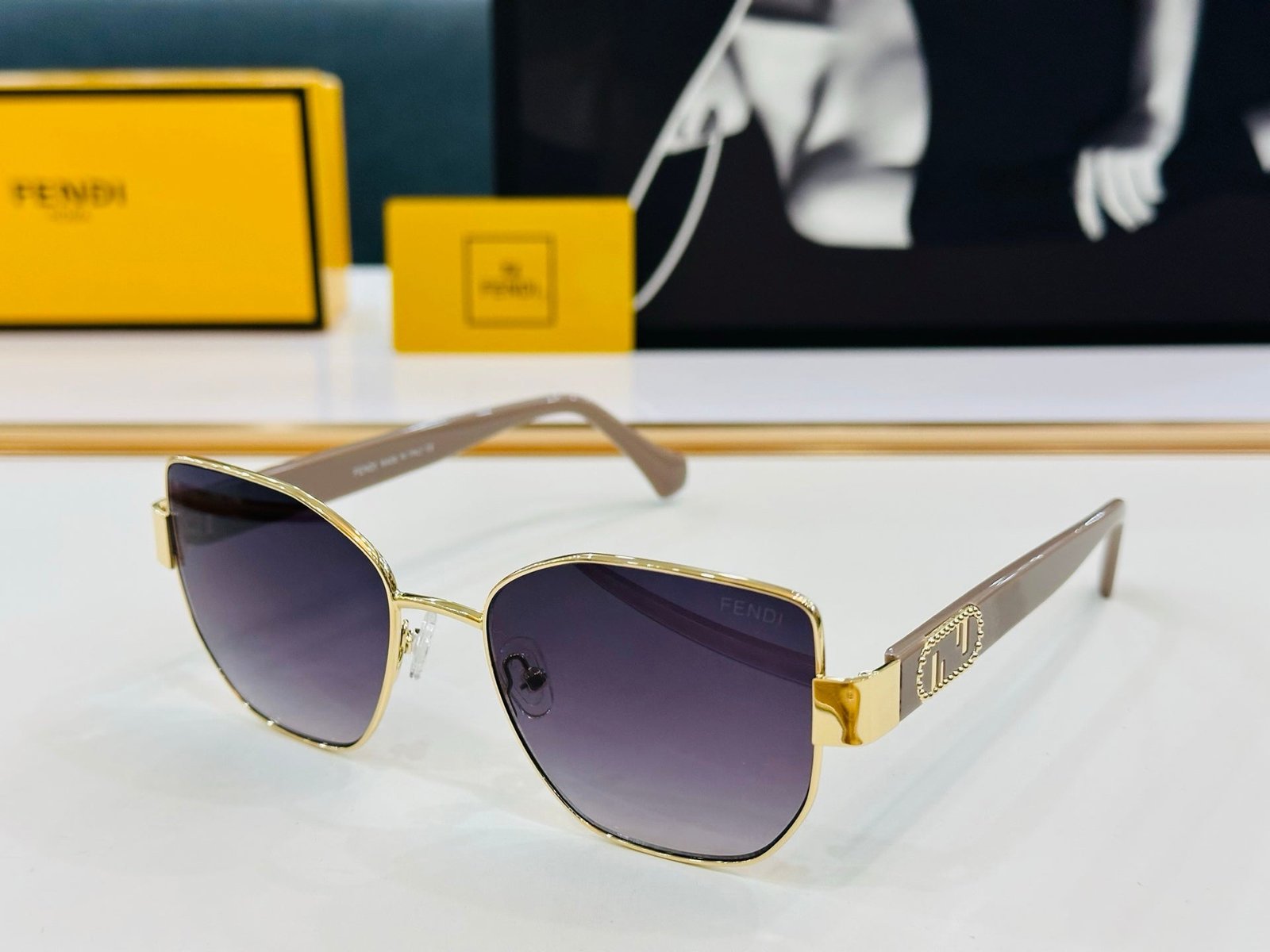 Fendi Metal Frame Gradient Sunglasses - Image 6