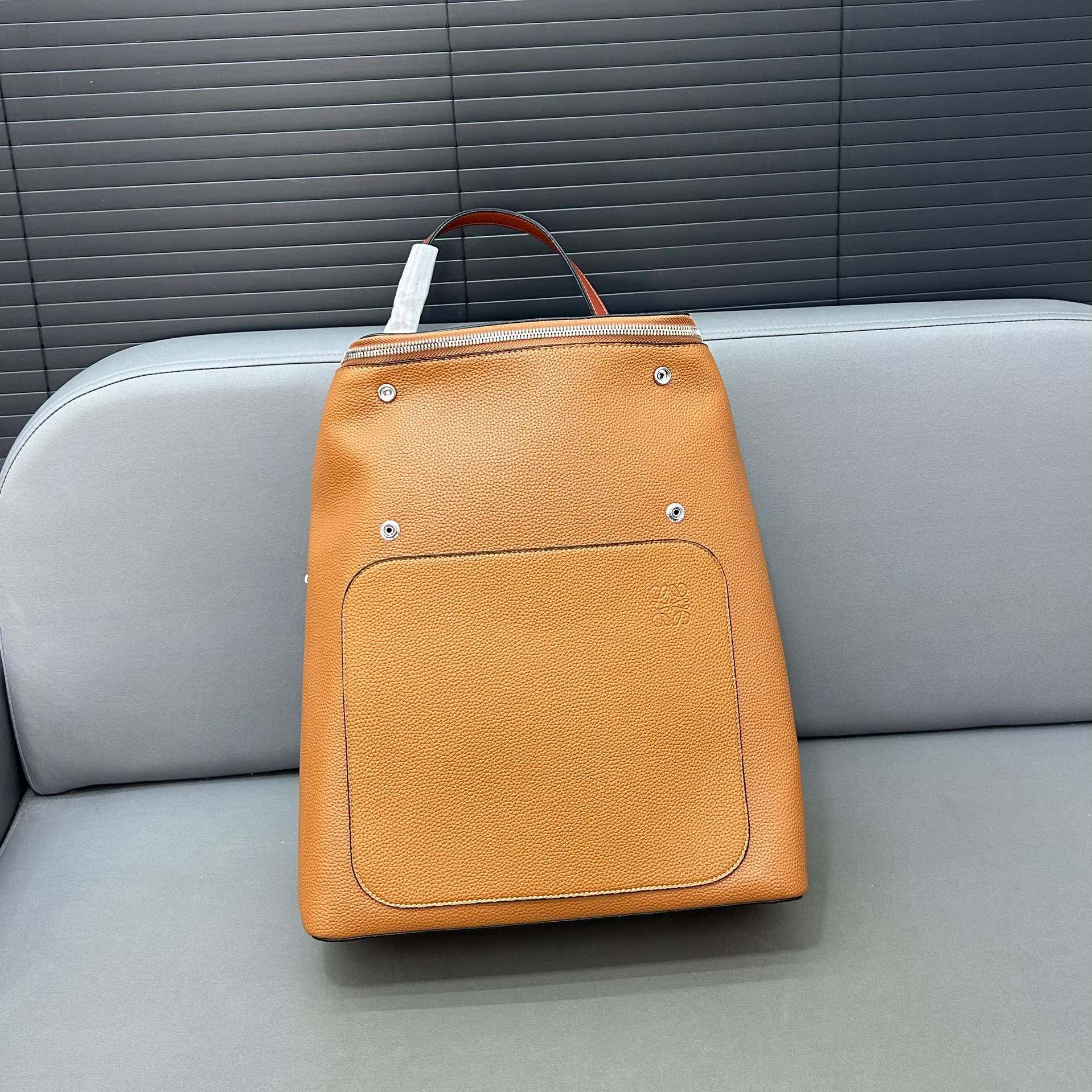 LOE GOYA BACKPACK 41 IN WARM DESERT GRAINED CALFSKIN - Image 3
