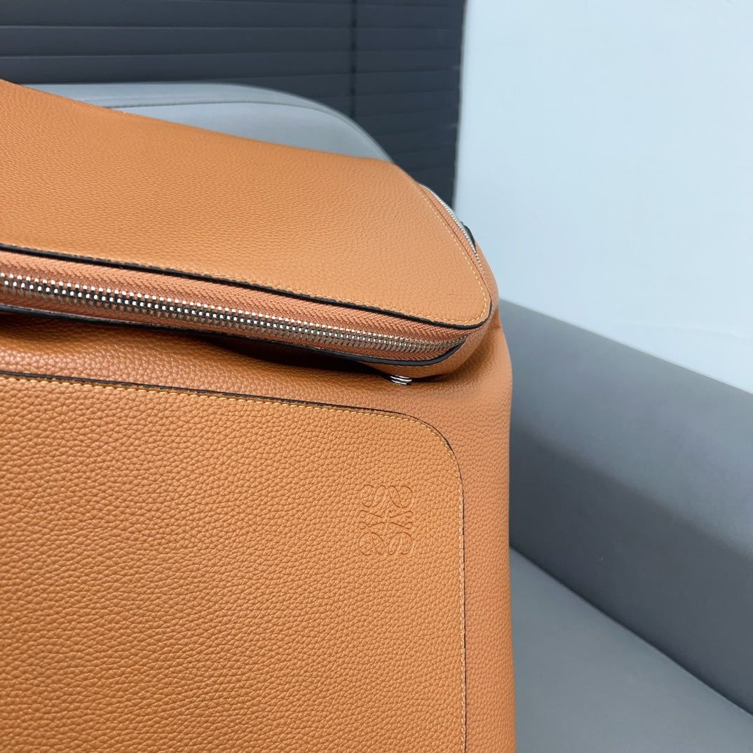 LOE GOYA BACKPACK 41 IN WARM DESERT GRAINED CALFSKIN - Image 9