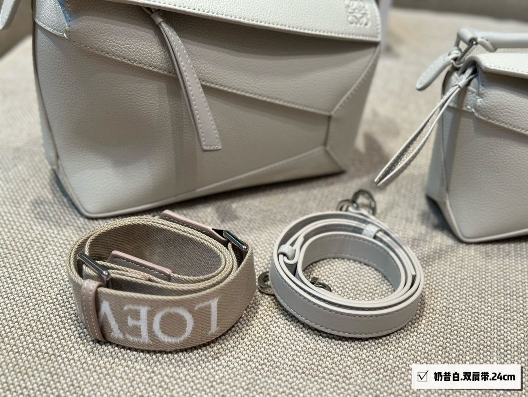 LOE MEDIUM 24 PUZZLE BAG IN WHITE GRAINED CALFSKIN - Image 6