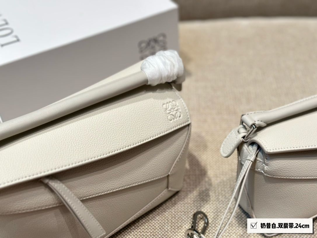 LOE MEDIUM 24 PUZZLE BAG IN WHITE GRAINED CALFSKIN - Image 8