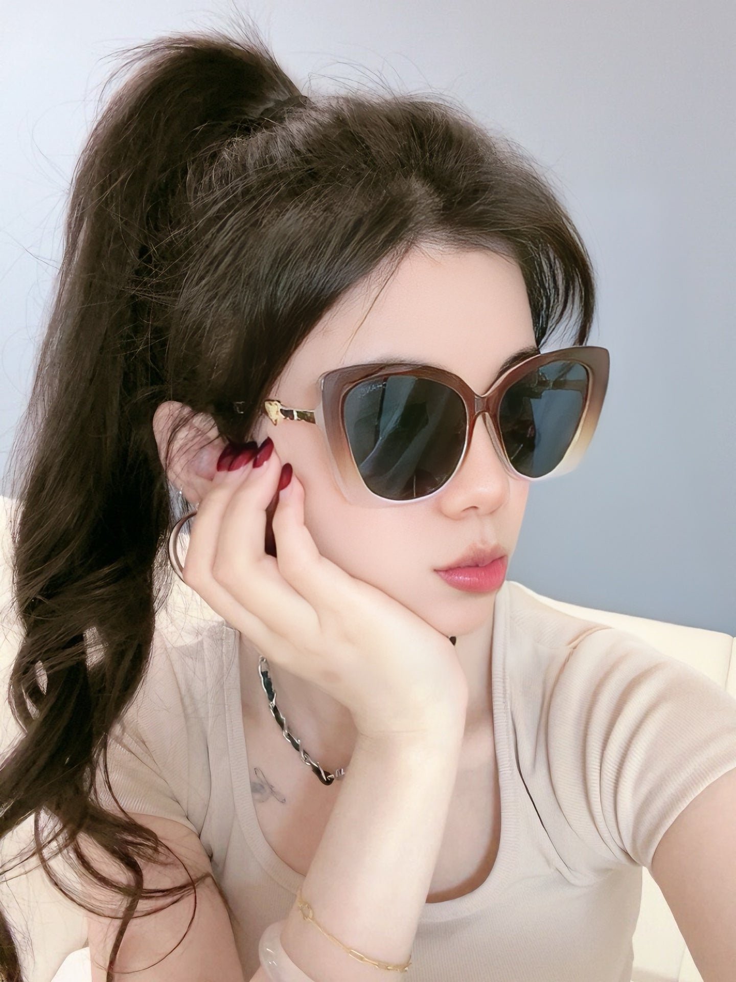 Chanel Gradient Heart Square Shades - Image 9
