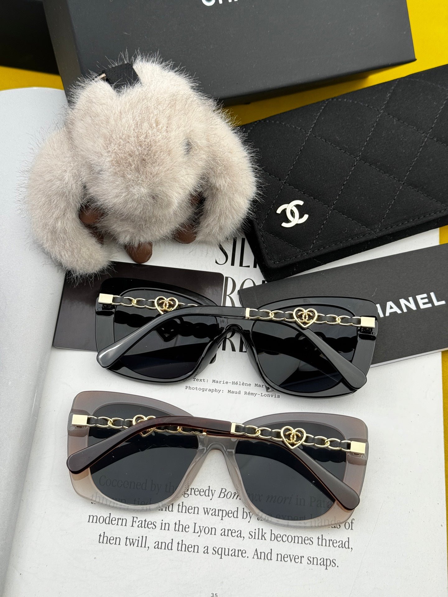 Chanel Gradient Heart Square Shades - Image 7