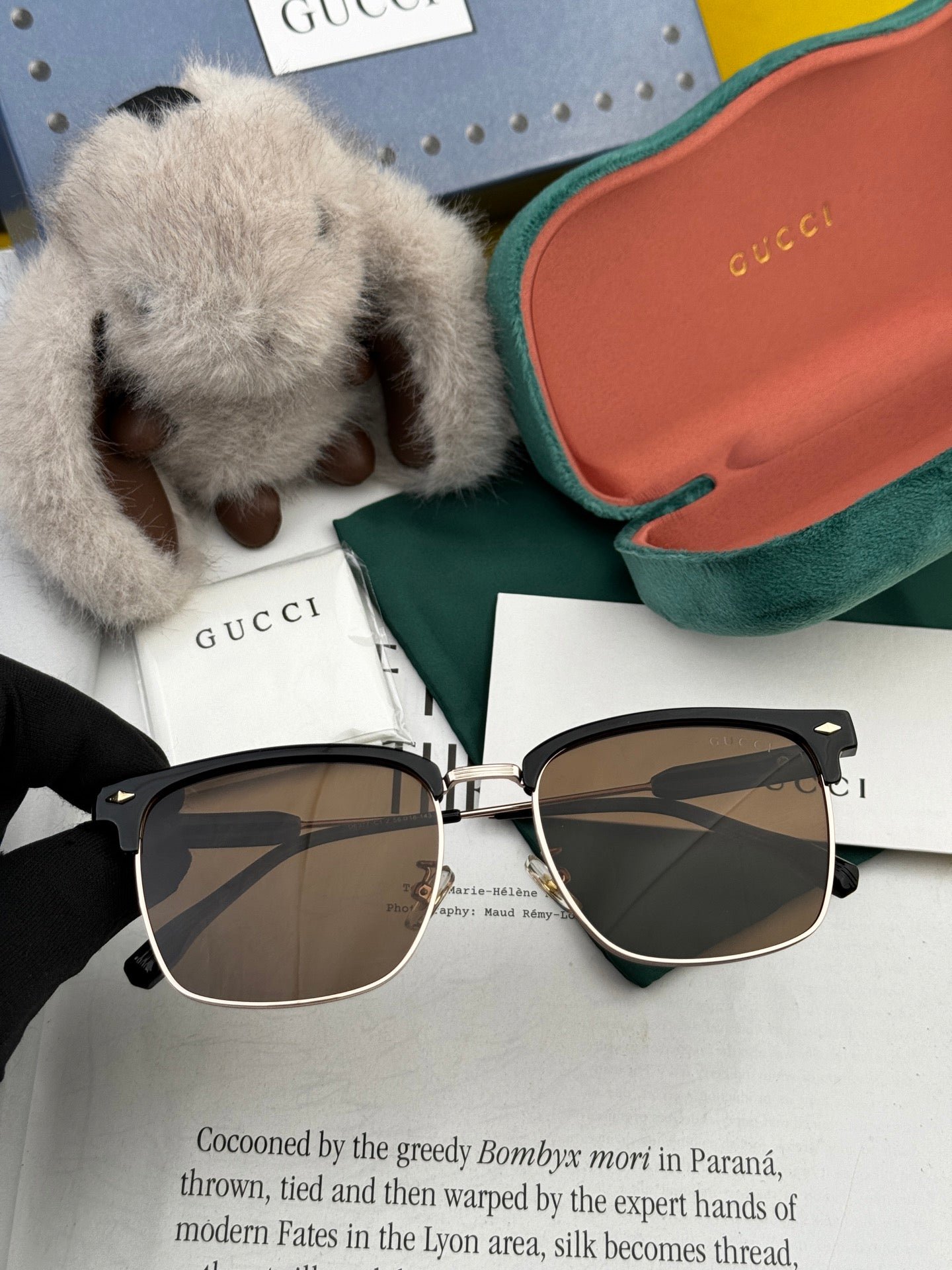 GUCCI Browline Brown Lens Shades - Image 3