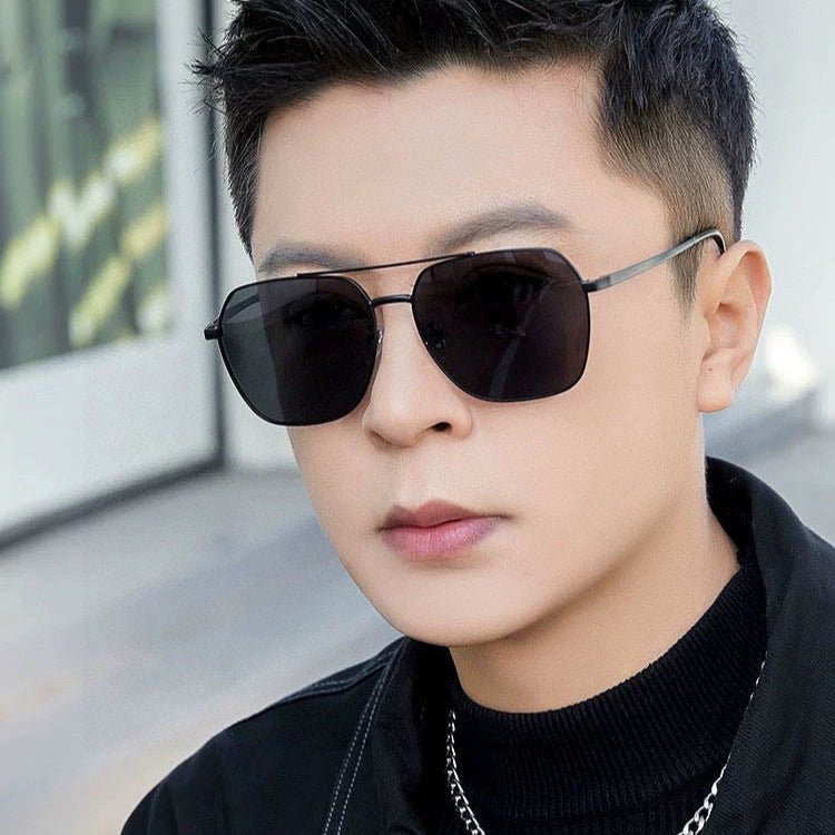 GUCCI Green Lens Metal Square Shades - Image 9