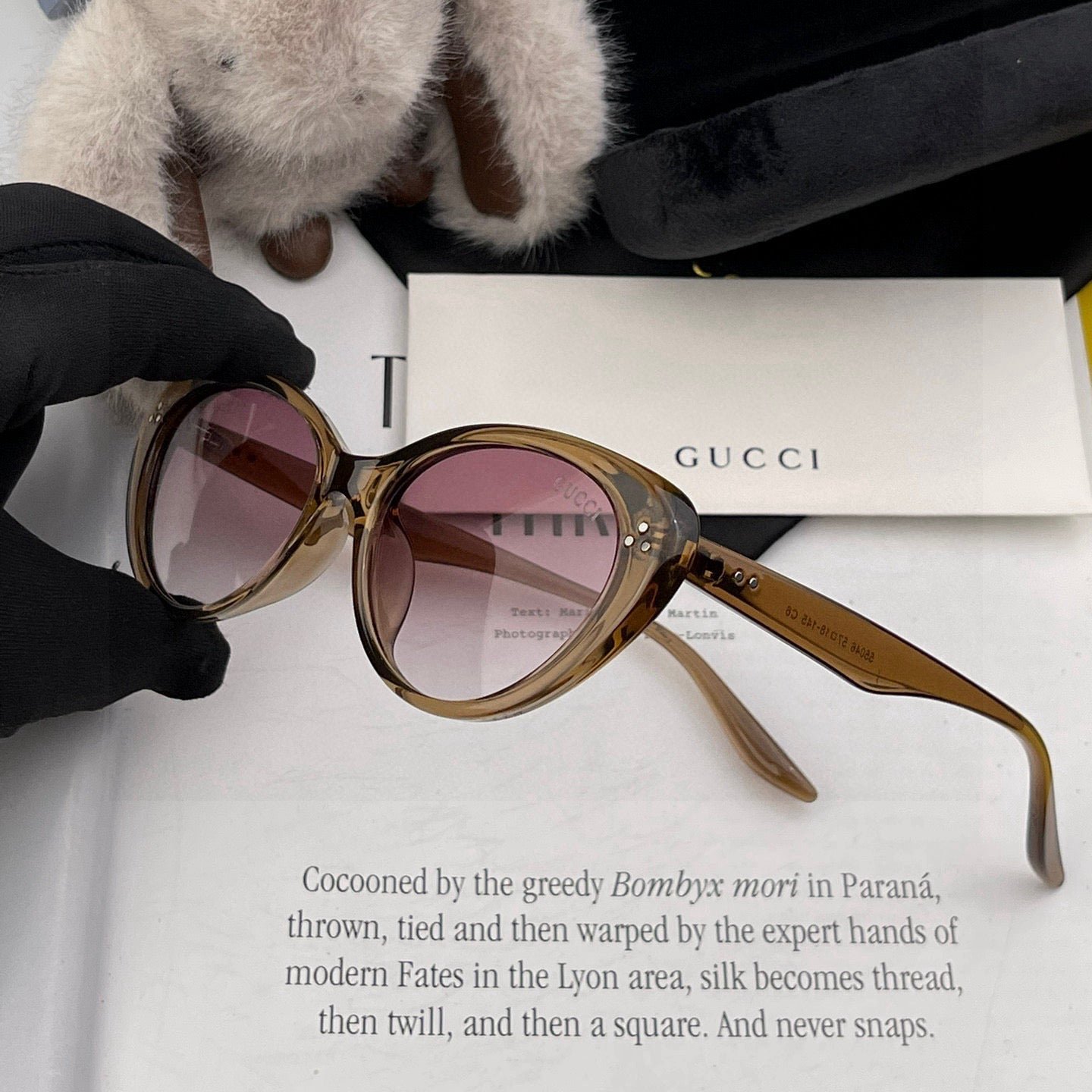 Gucci White Round Sunglasses - Image 3