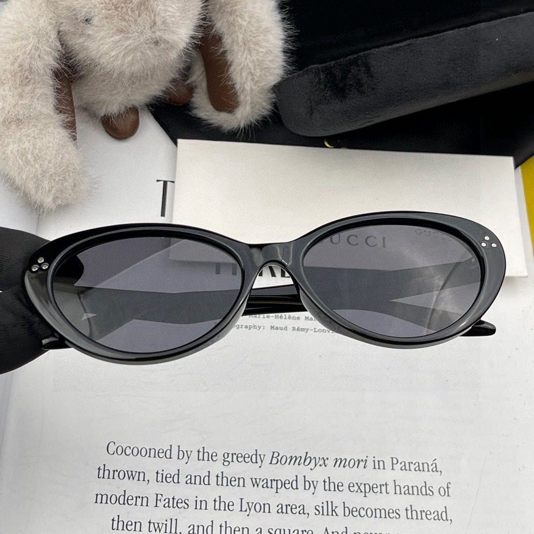 Gucci White Round Sunglasses - Image 6