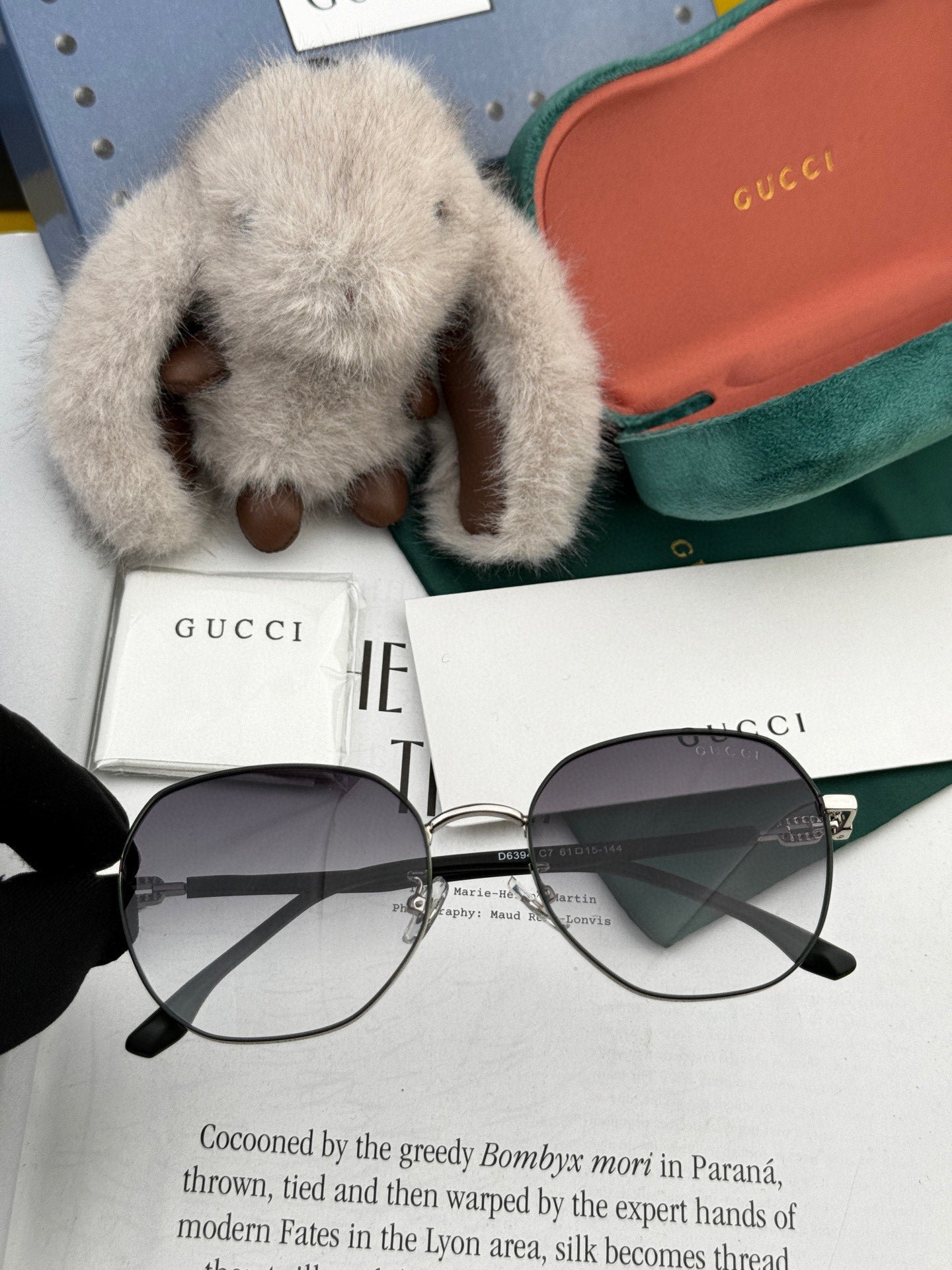 GUCCI Silver Polygon Sunglasses - Image 3