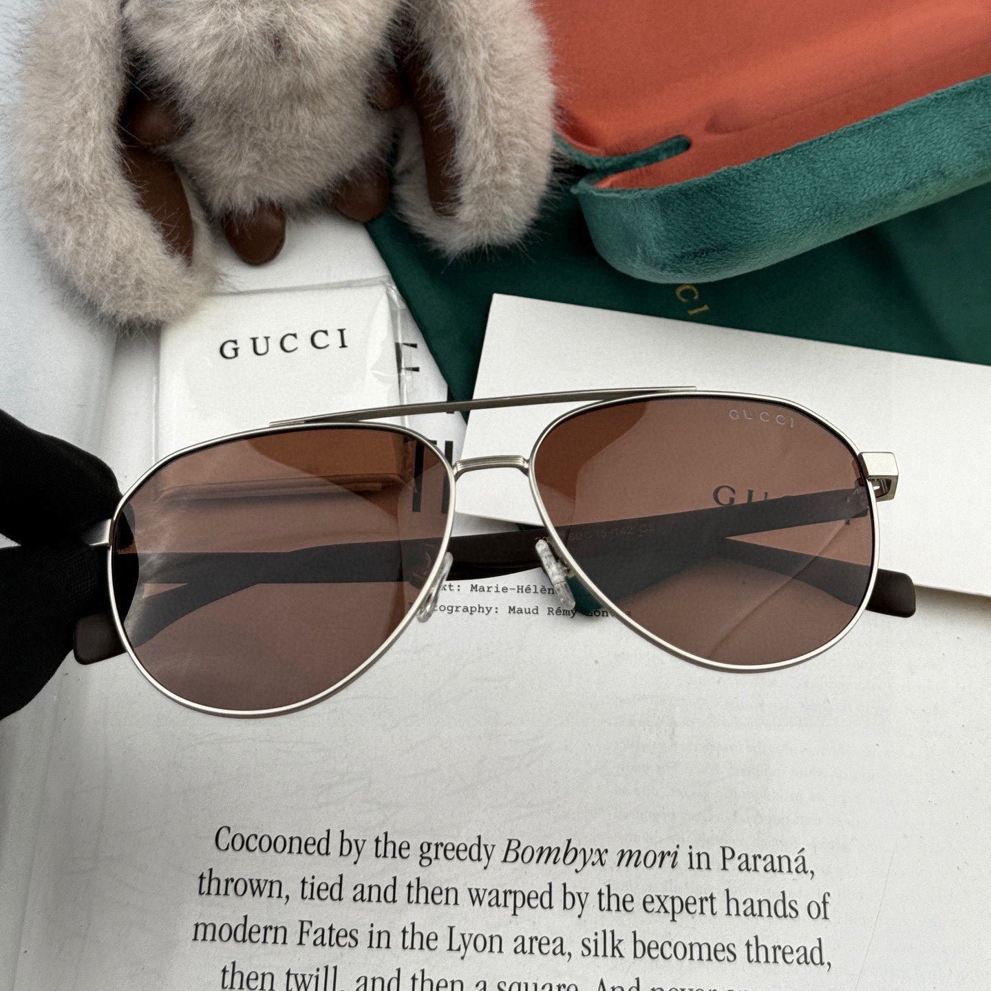 Gucci Silver Frame Sunglasses - Image 4