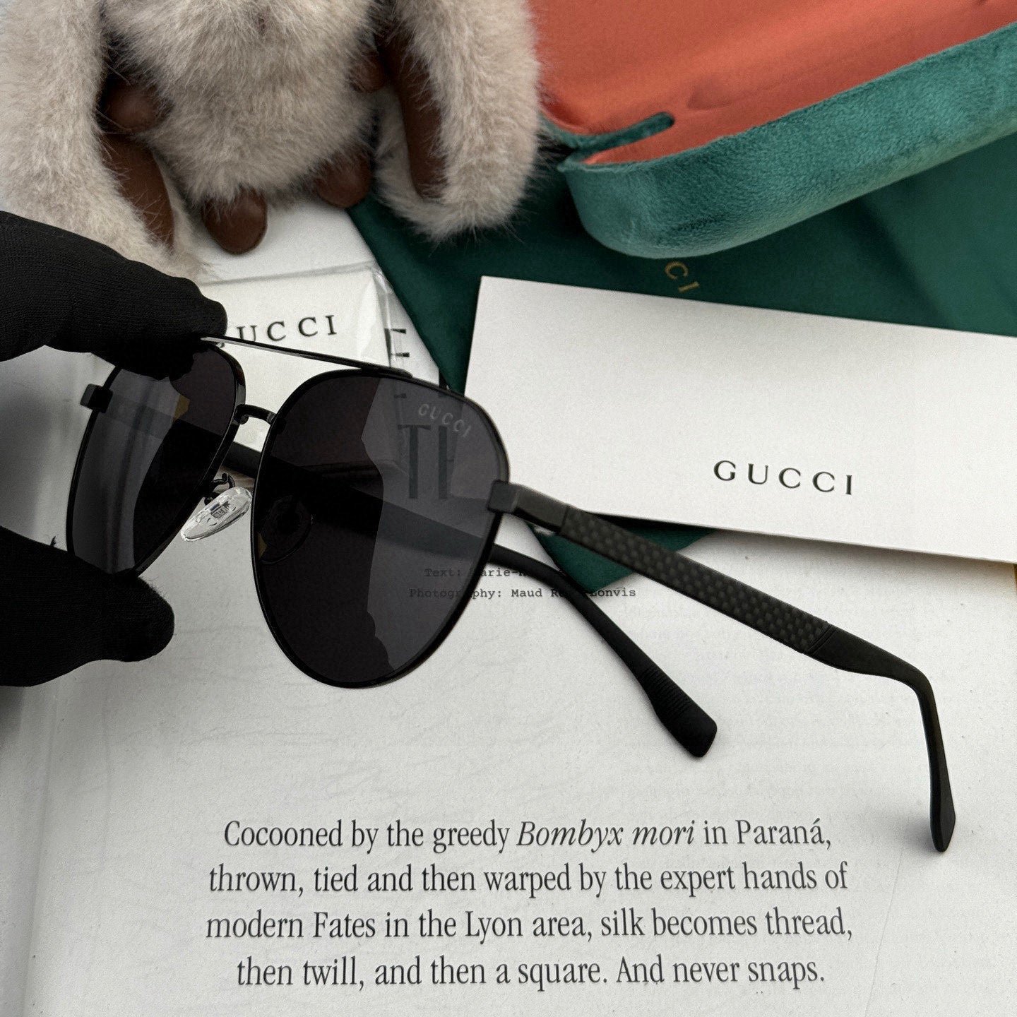 Gucci Silver Frame Sunglasses - Image 3