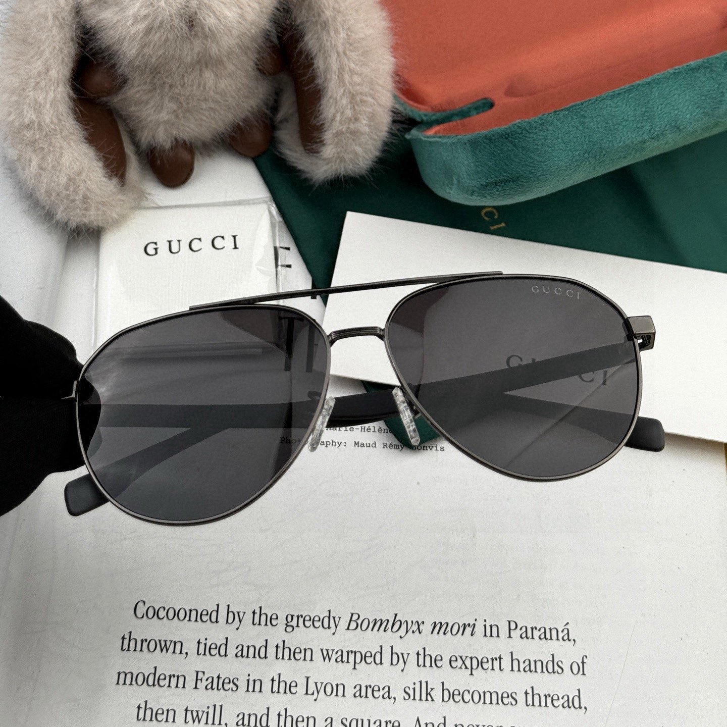 Gucci Silver Frame Sunglasses - Image 5