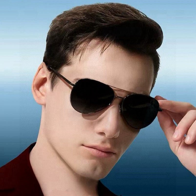 Gucci Silver Frame Sunglasses - Image 8