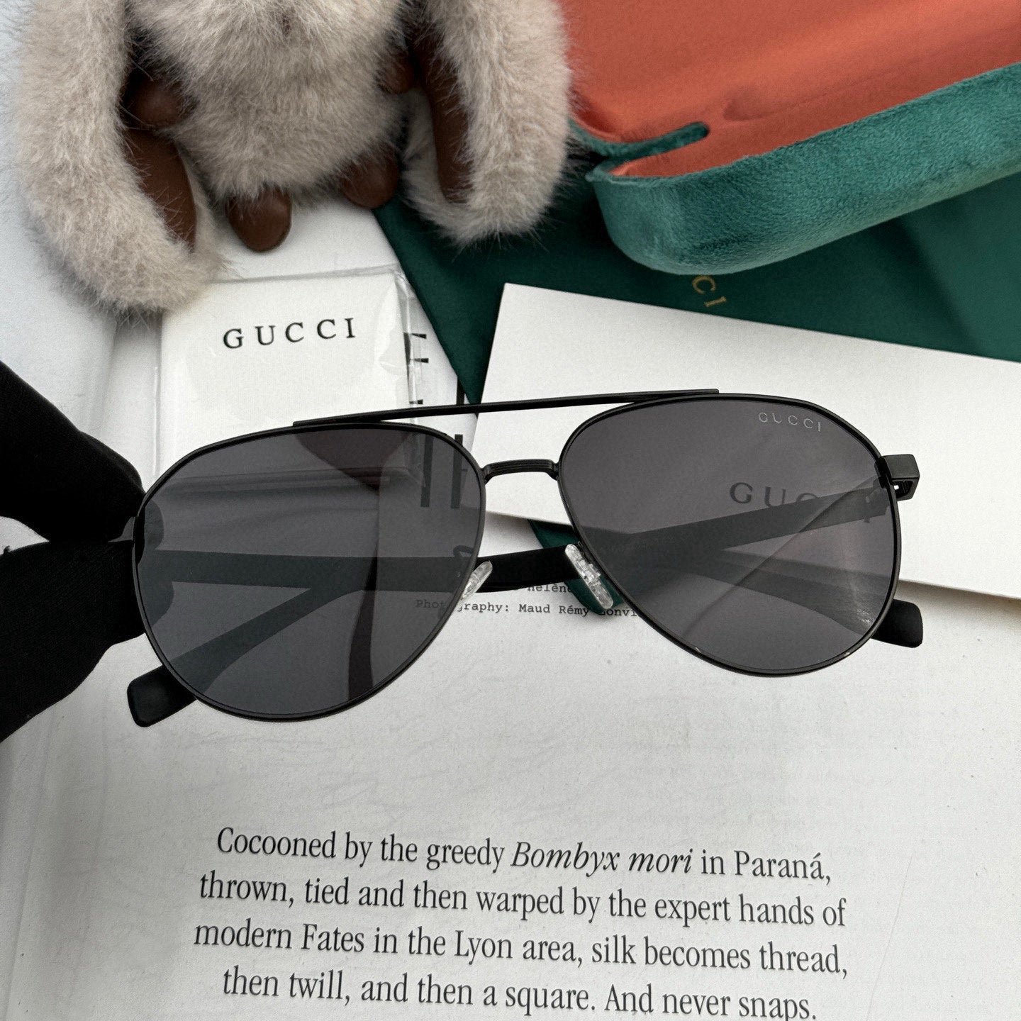 Gucci Silver Frame Sunglasses - Image 6