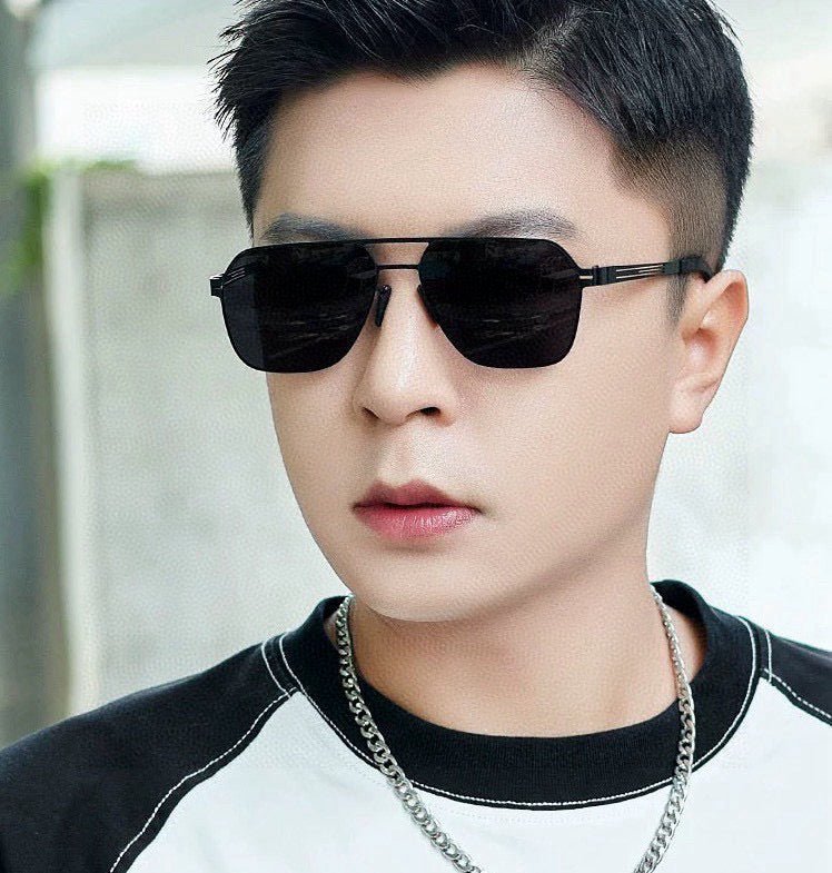 GUCCI Textured Temple Metal Shades - Image 8