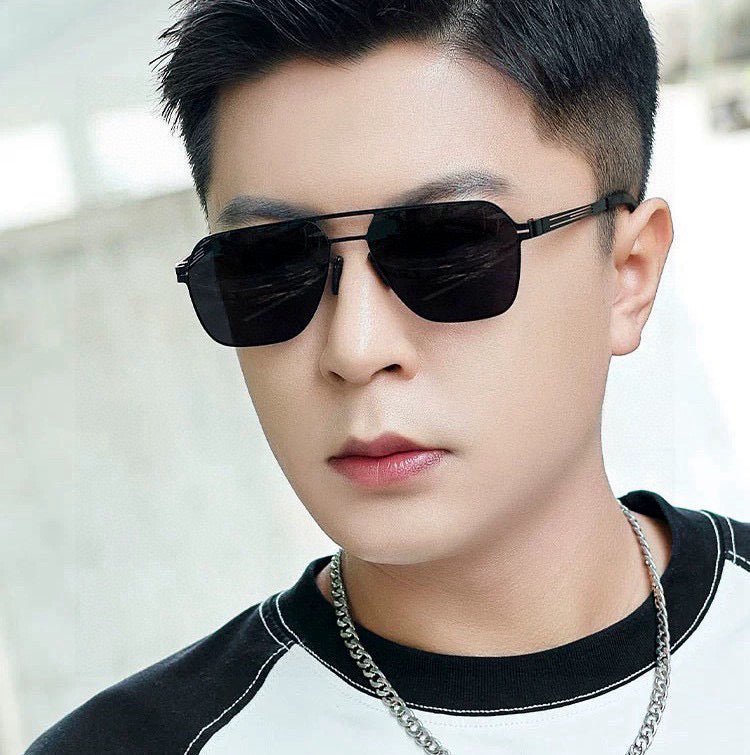 GUCCI Textured Temple Metal Shades - Image 9
