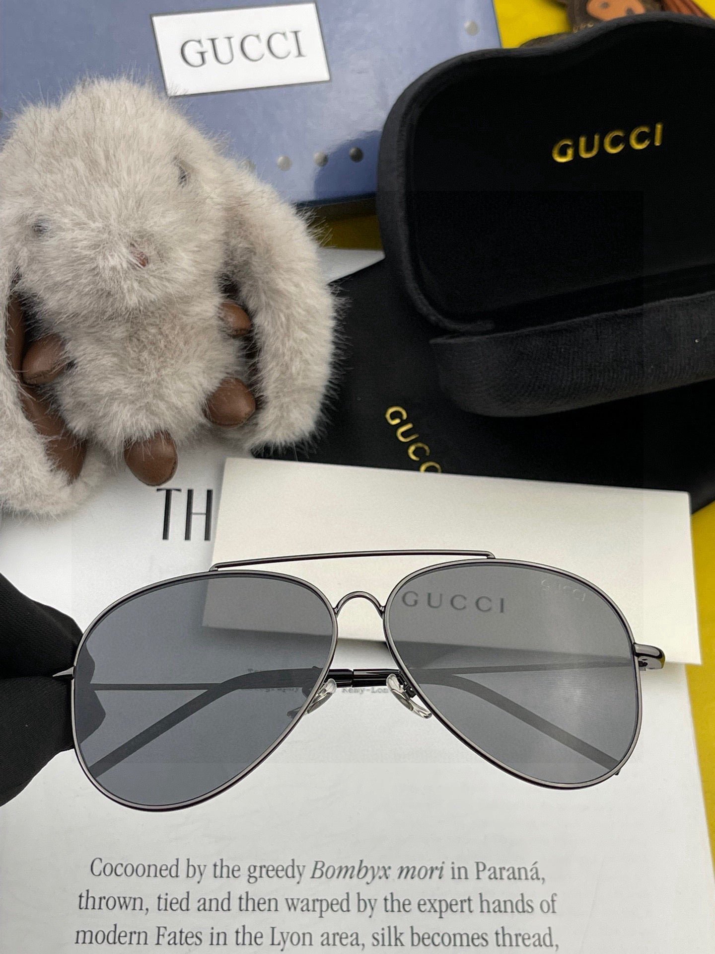Gucci Silver Aviator Sunglasses - Image 3