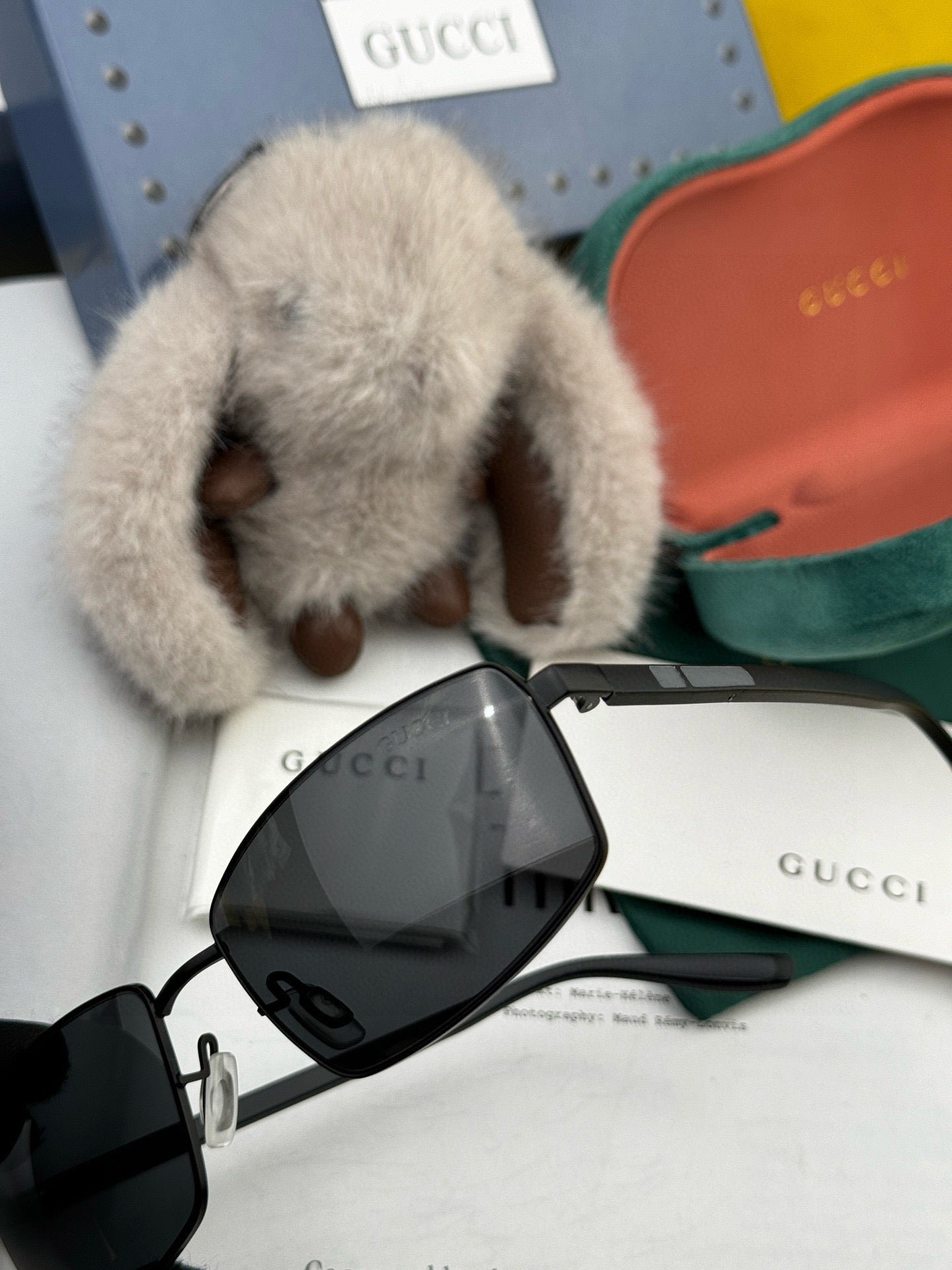 GUCCI Matte Black Square Sunglasses - Image 5